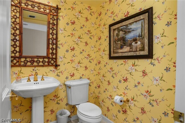 Building Photo - 8787 Bay Colony Dr