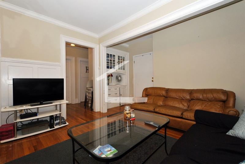 Building Photo - 448 Park Dr