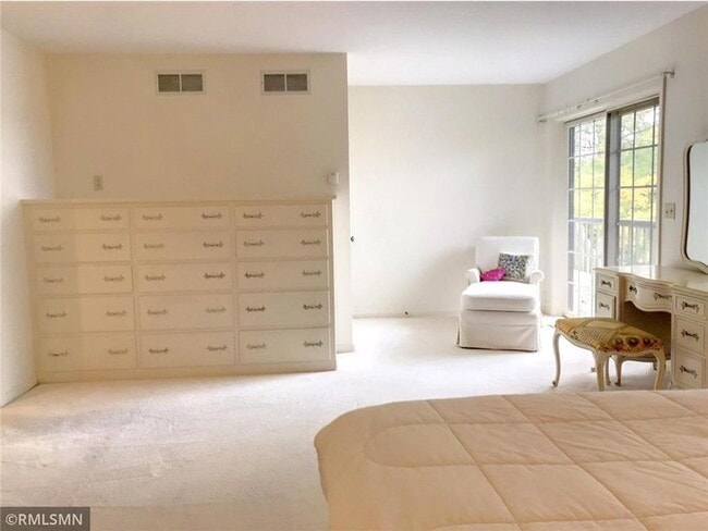 Building Photo - 44 Peninsula Rd