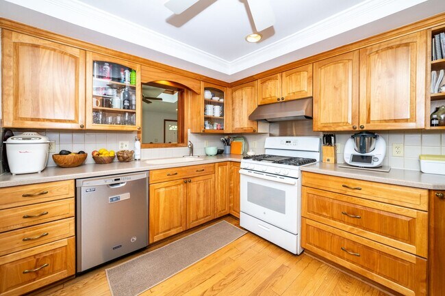 Building Photo - PALISADE