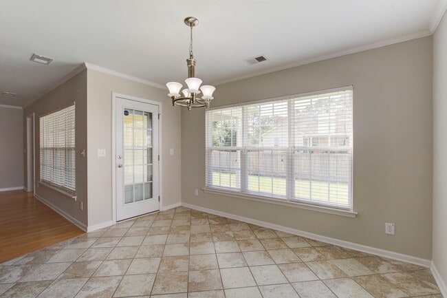 Building Photo - 111 Meadowvale Ln