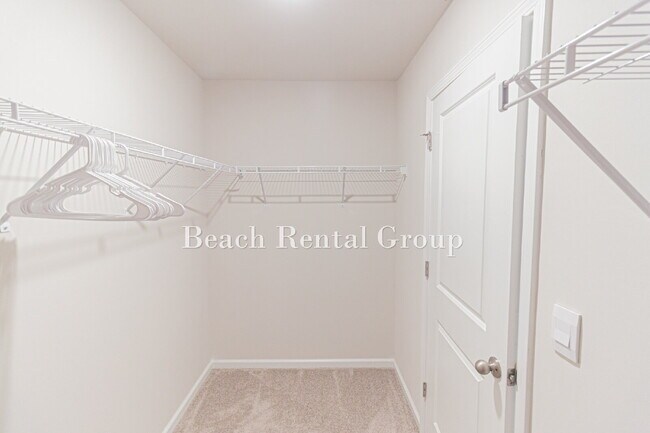Building Photo - 5 Bedroom Home in Myrtle Beach