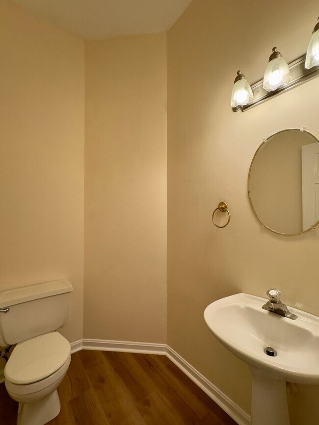 Building Photo - Charming 4 Bedroom/3.5 Bathroom Townhome in Cedarwood Estates, Pikesville, MD!
