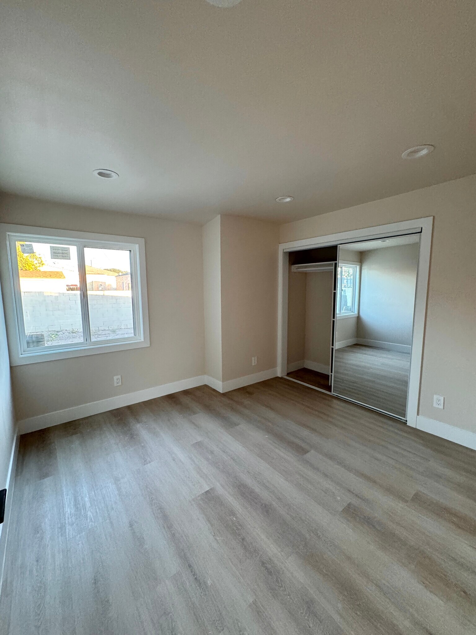 Building Photo - 11720 Utah Ave