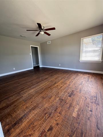 Building Photo - 6705 Manor Dr