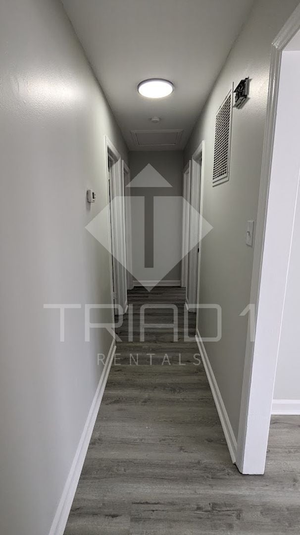 Building Photo - Renovated 3bed/1bath in Greensboro!