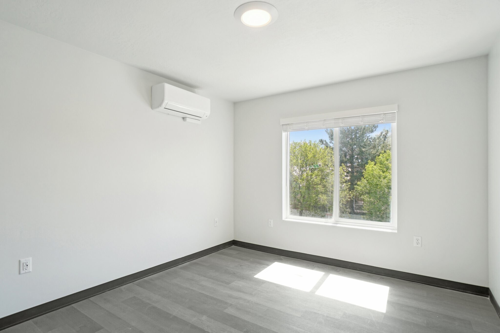Building Photo - 1326 S 500 E