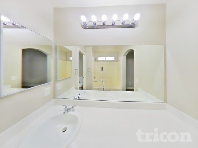 Building Photo - 1110 Edgestone Mark Ave