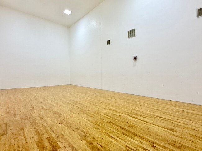 Building Photo - Upgraded 2Bedrooms/2Baths condo in a vibrant lifestyle Winter Garden community!