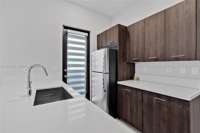 Building Photo - 4276 SW 173rd Ave