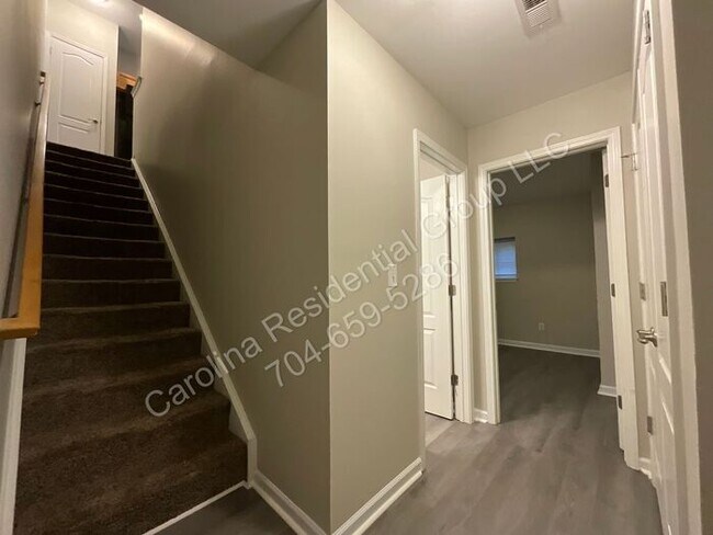 Building Photo - 1606 Termini Dr