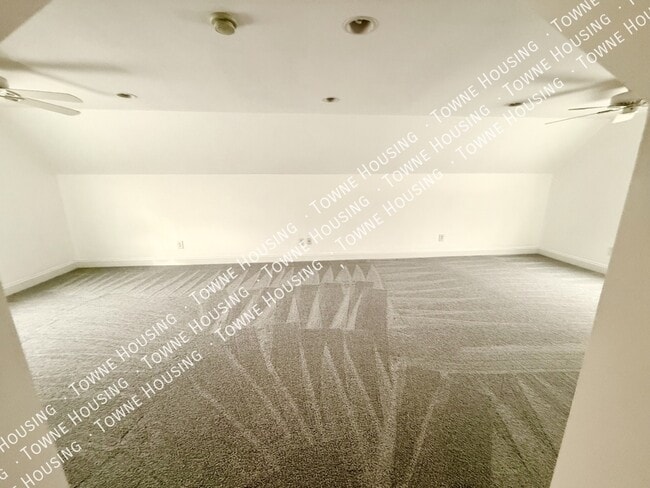 Building Photo - 13573 Schang Rd