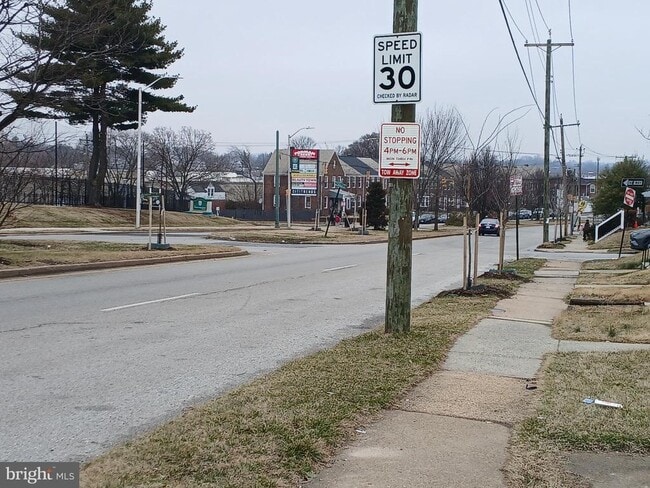 Building Photo - 2707 Edison Hwy