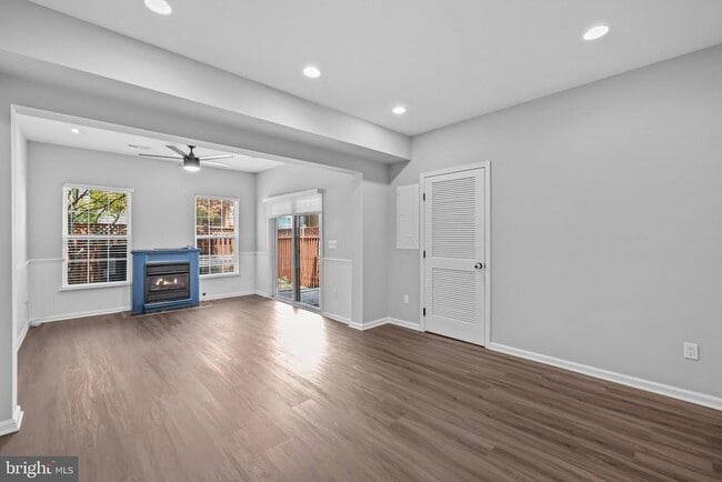 Building Photo - 5011 Waple Ln