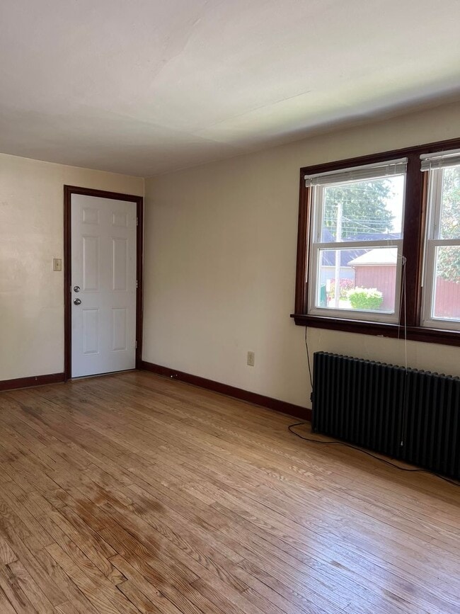 Building Photo - Spacious 1 Bedroom Near Penn State Campus, could be available for May 2026 move in!