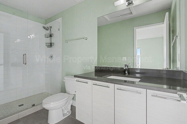 Building Photo - 5651 W 11th Pl