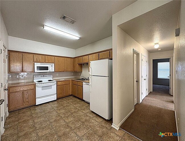 Building Photo - 2706 Ashley Dr