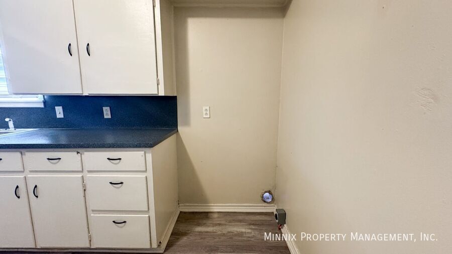 Building Photo - 2115 S Loop 289