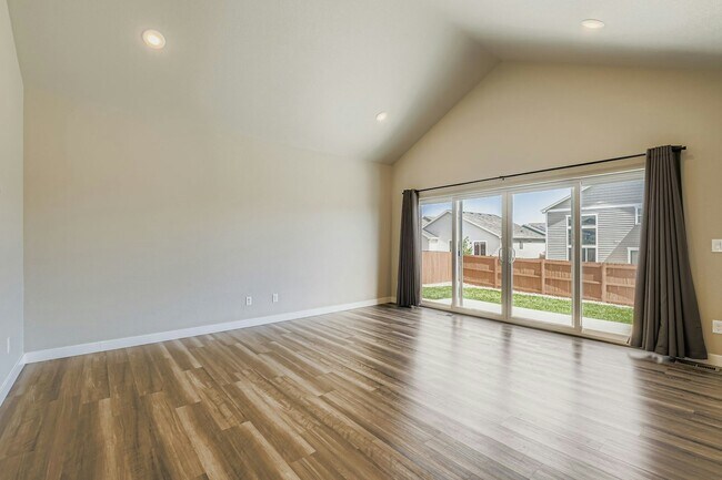 Building Photo - 10523 Summer Rdg Dr