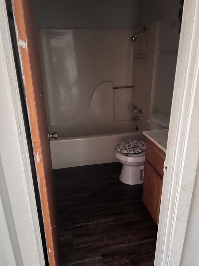 Building Photo - Monthly Paid Rent