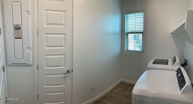 Building Photo - 4077 S Sabrina Dr