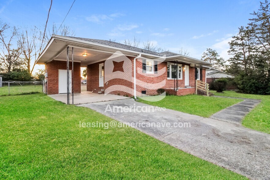 Building Photo - 2425 Hunt Club Rd