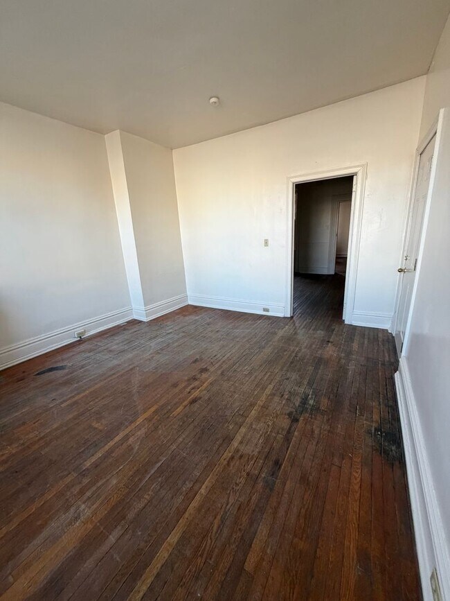 Building Photo - 210 S Duke St