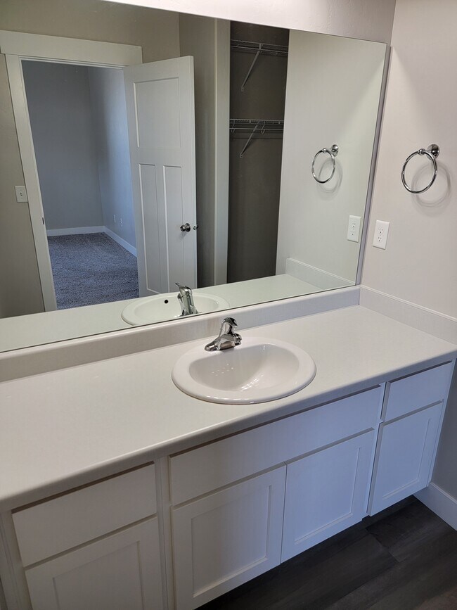 Building Photo - 4234 McKellen Dr
