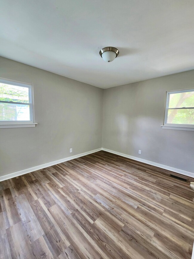 Building Photo - 2805 32nd Way SW