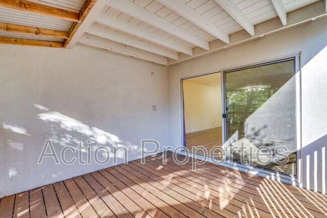 Building Photo - 3322 Shasta Dr