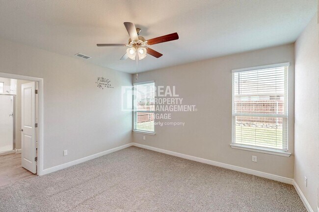 Building Photo - Gorgeous 3 Bedroom Home with Appliances Available for Rent in Haslet, TX!