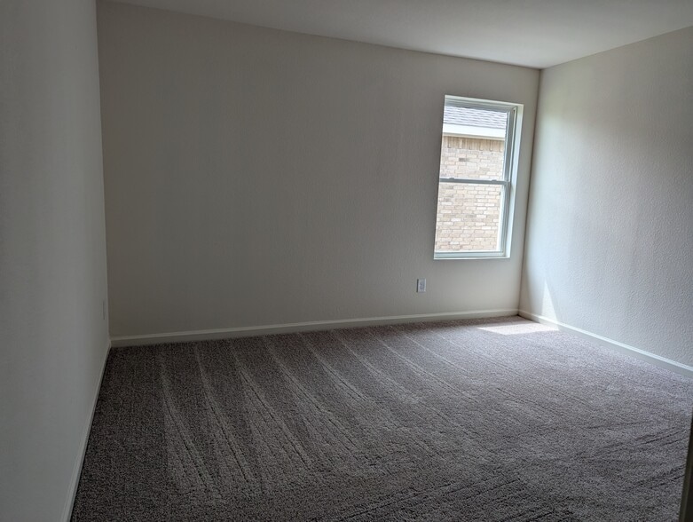 Building Photo - 1856 Lockhart Dr