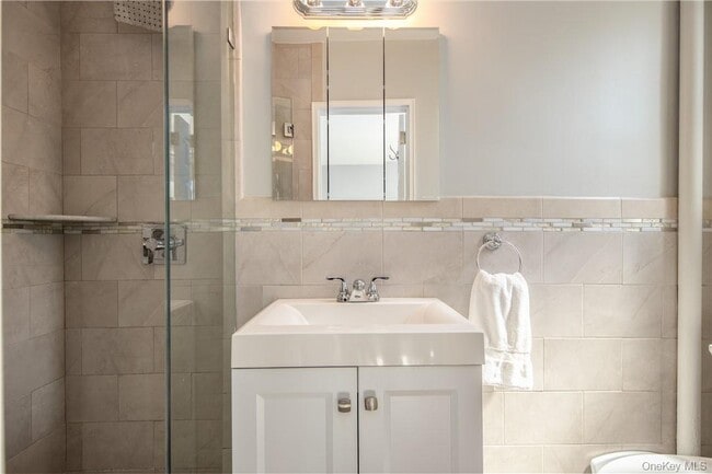 Building Photo - 21 Fairview Ave