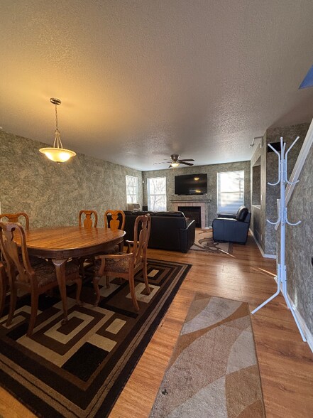 Building Photo - 3444 E 106th Ct