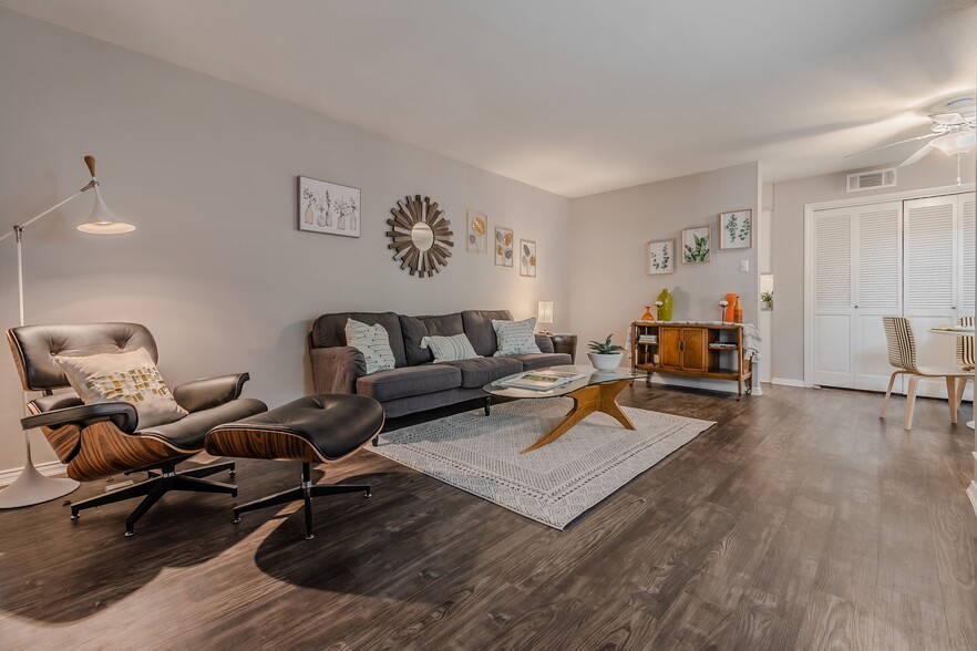 Monticello Apartments 154 N Bailey Ave Fort Worth TX 76107