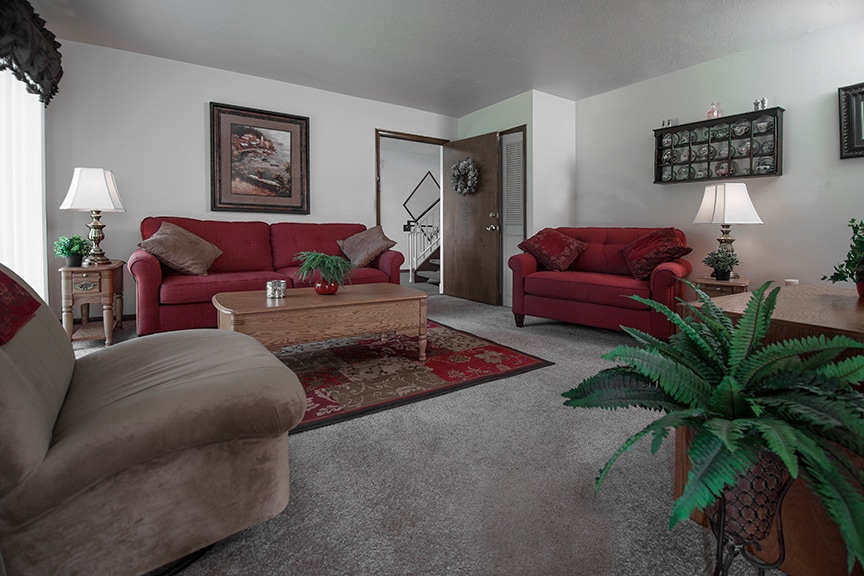 Building Photo - Holiday Center Apartments