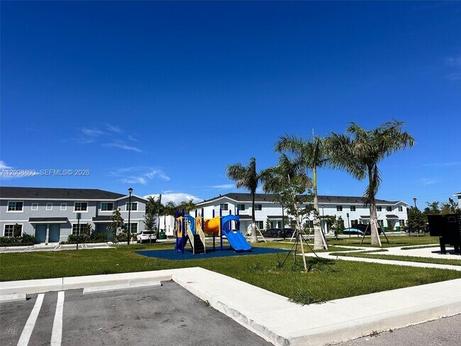 Building Photo - 1041 NW 5th St