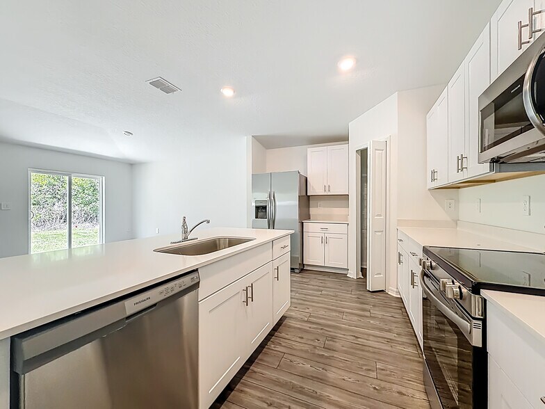 Building Photo - 1352 NW 48th Ter