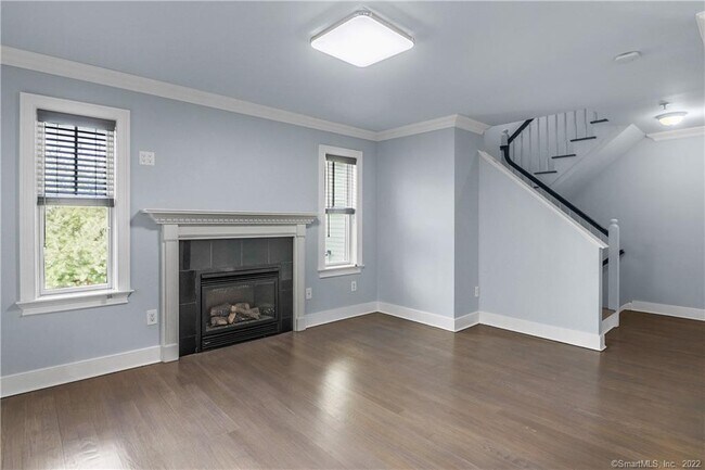 Building Photo - 109 Forest St