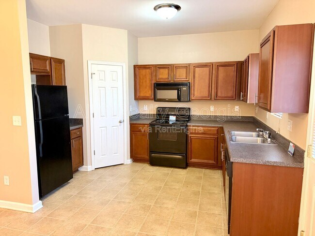 Building Photo - 2390 Camden Oak Way