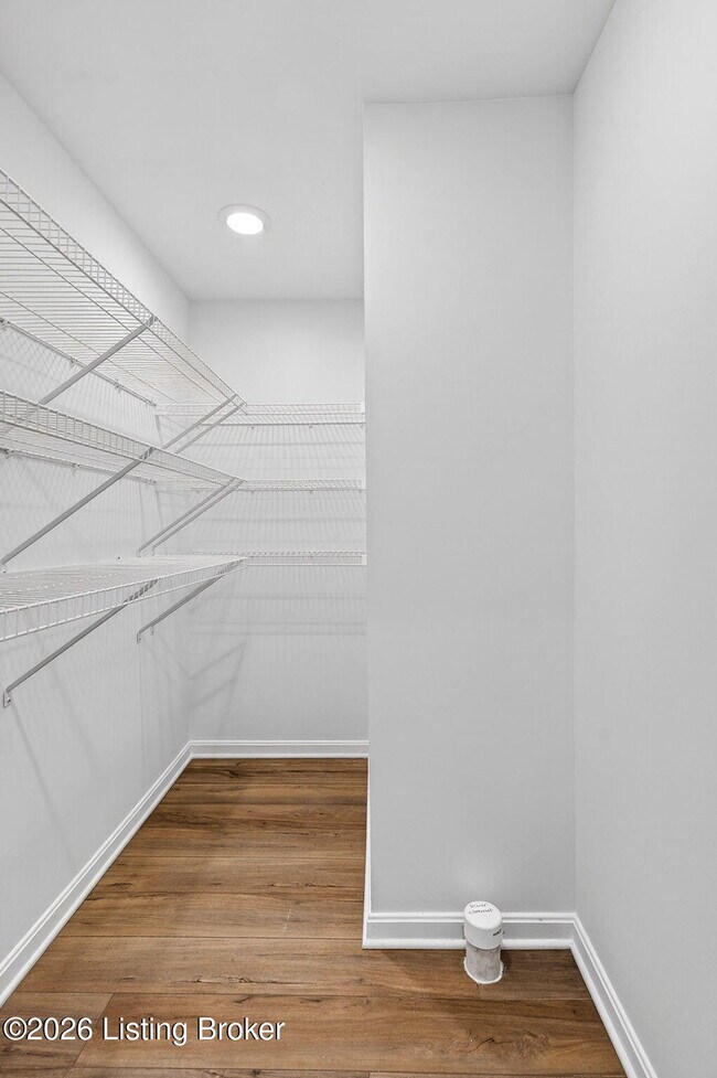 Building Photo - 508 Lilly Ave