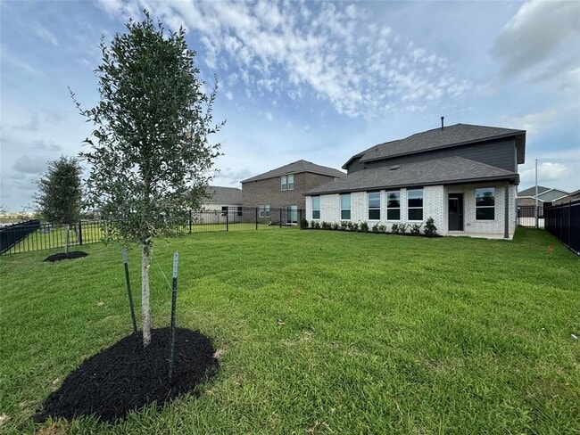 Building Photo - 27231 Blue Pool Dr