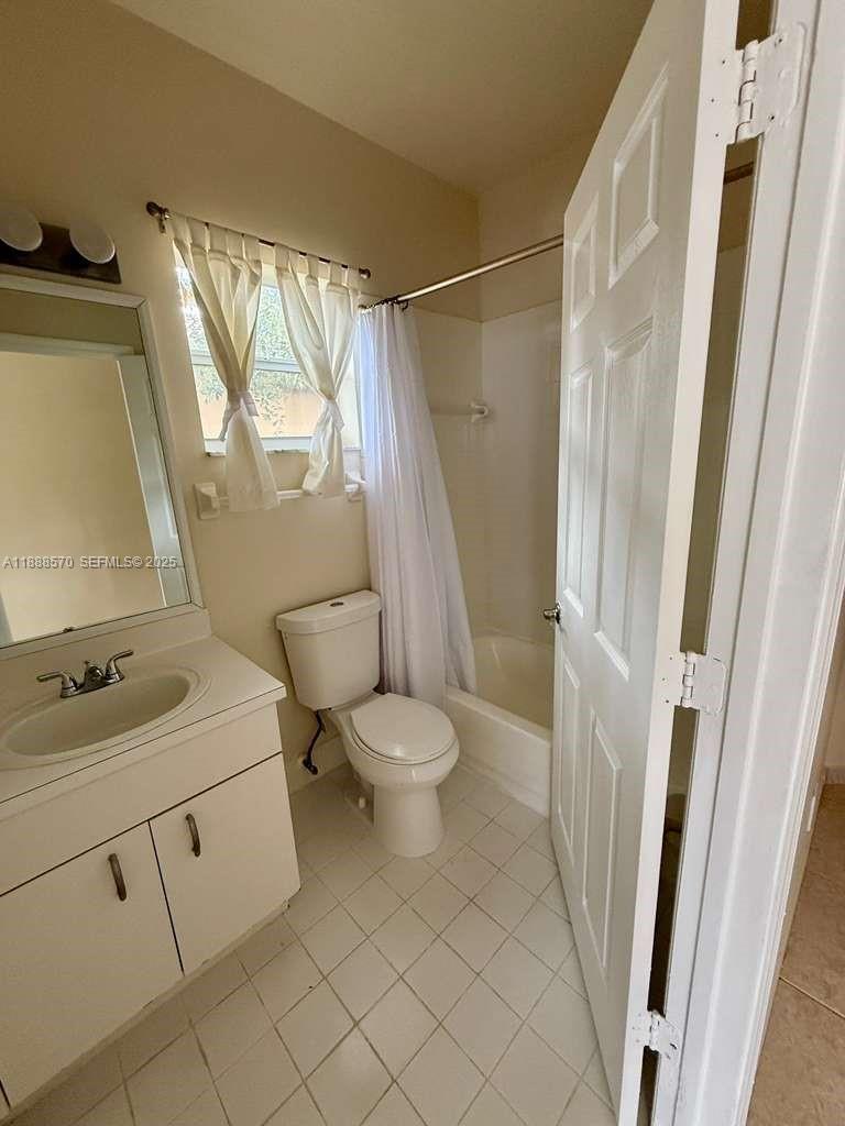 Building Photo - 16111 Emerald Cove Rd