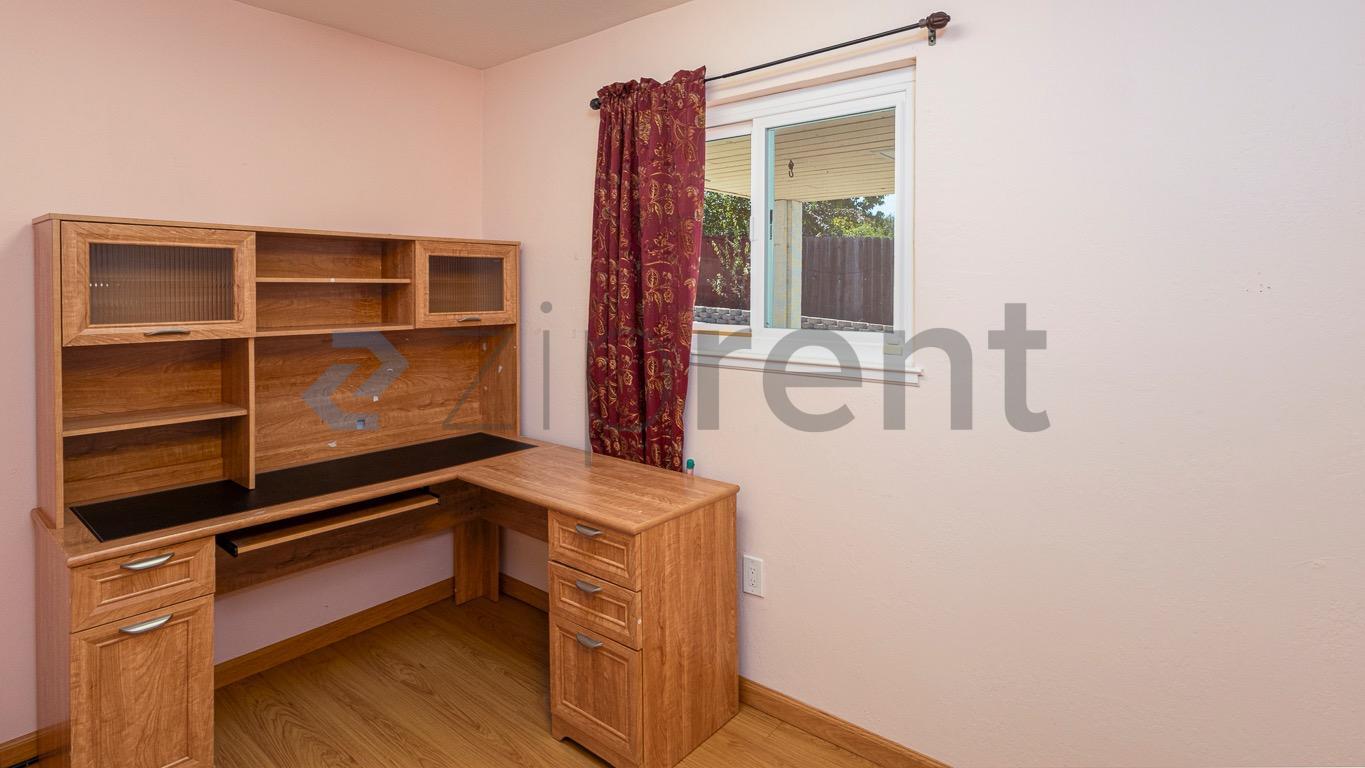Building Photo - Unit