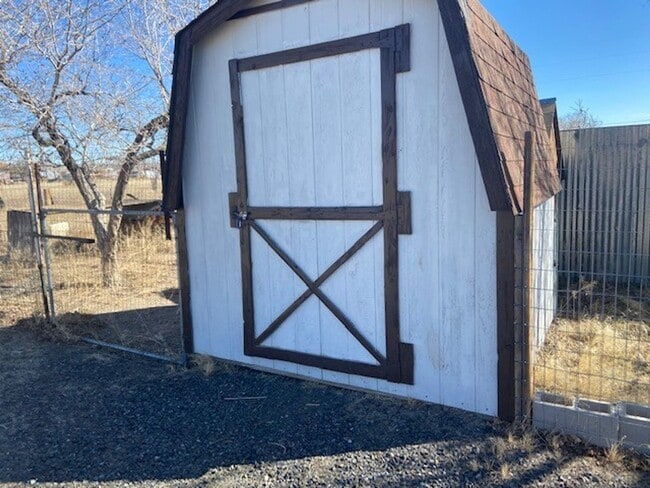 Primary Photo - 3 Bed Charming Updated Home Silver Springs