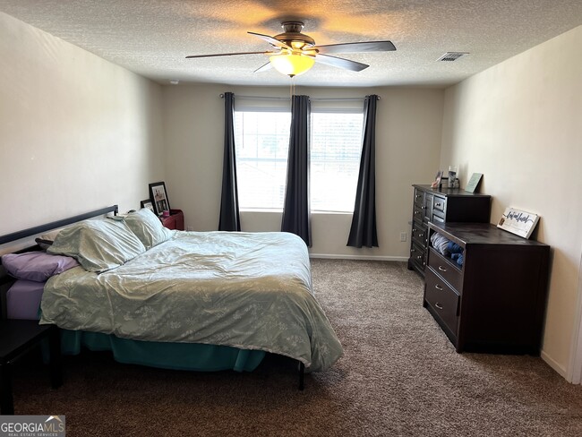 Building Photo - 307 Cedar Breeze Dr