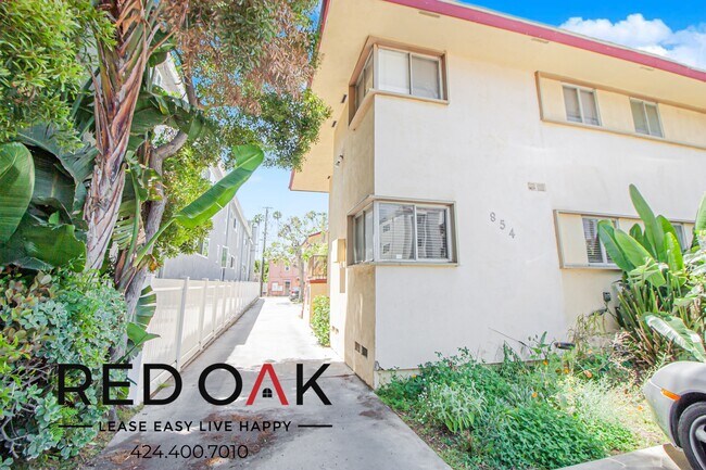 Building Photo - 854 5th St