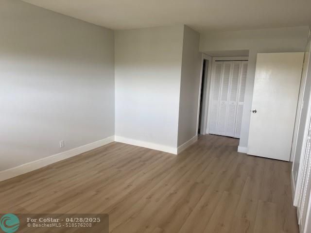 Building Photo - 3150 N Palm Aire Dr