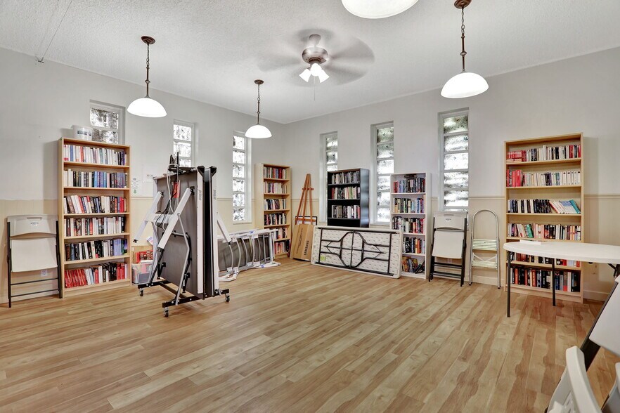 Building Photo - 3401 NW 47th Ave