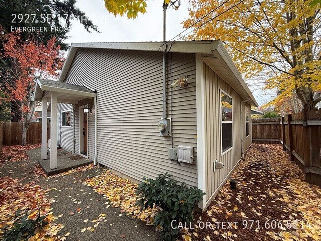 Building Photo - 2927 SE 170th Ave